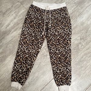 AE cheetah & camo Fleece joggers